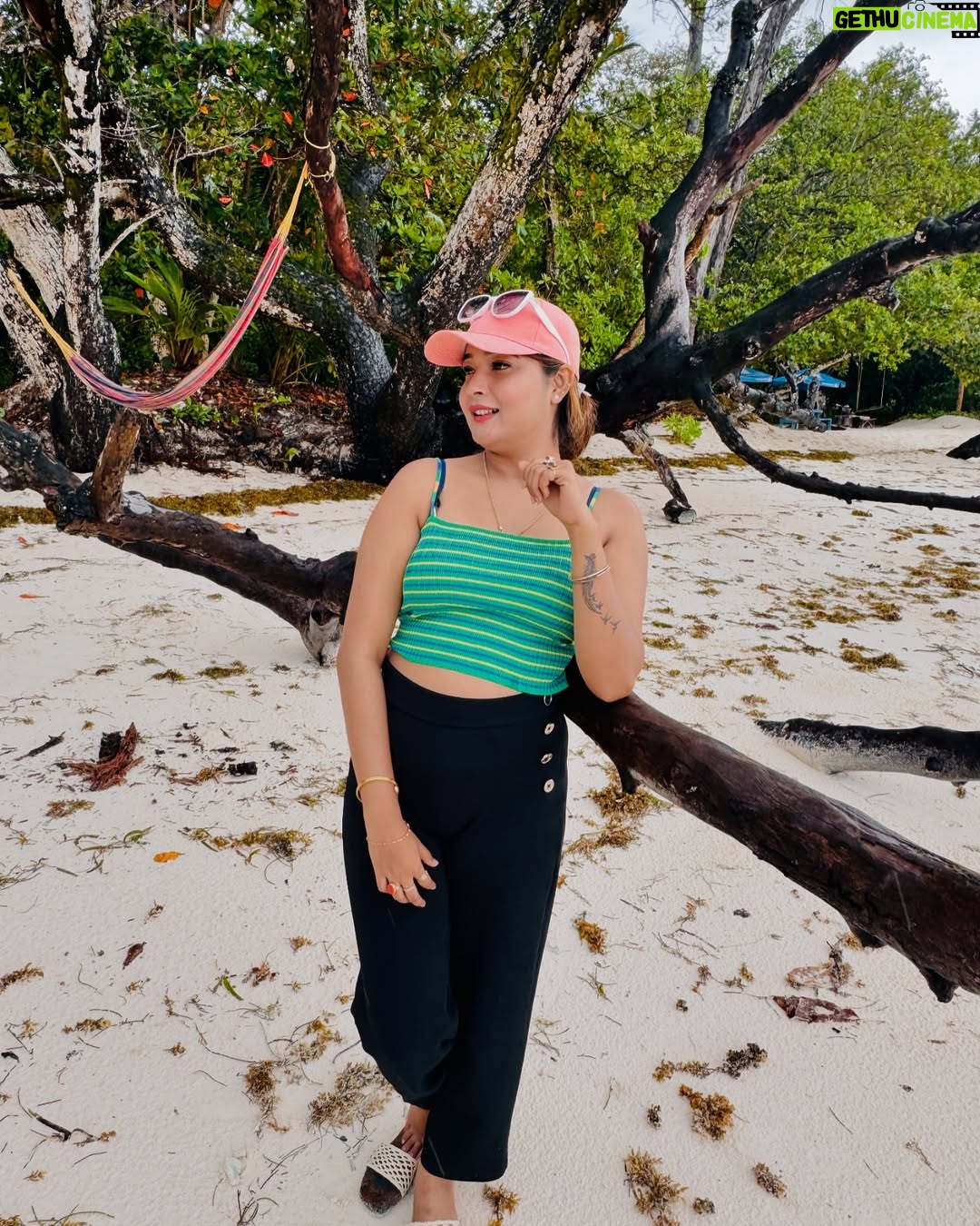 Indrani Das - 797 Likes - 🇸🇨 

#seychelles🇸🇨 #sunset #africa #eastafrica #honeymoon