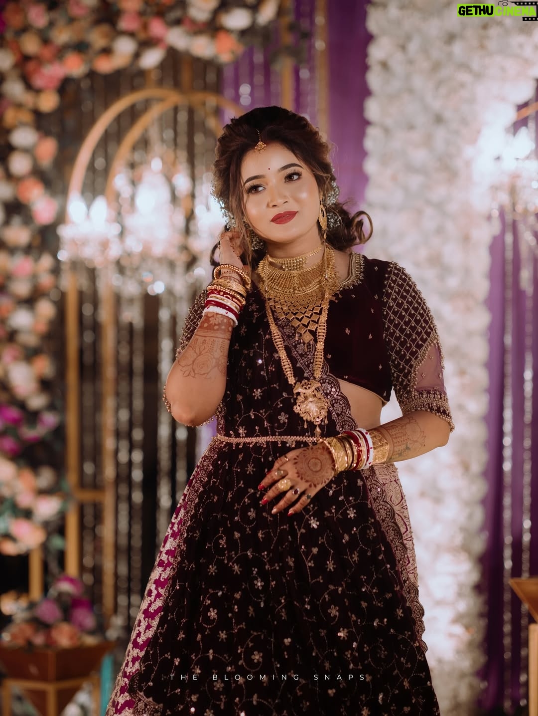 Indrani Das - 619 Likes - ✨Avik & Indrani✨
*Reception Diary

Contact at 7005677968 for Bookings.
Bookings are open for upcoming wedding season✅

#photographer #indianweddingphotography #weddingphotography #receptionlook #receptiondecoration #kolkataphotographer #kolkatainstagrammers #couplegoals #couplediaries #tripuraweddingphotographers #bloomingsnaps #tripuraweddingstory