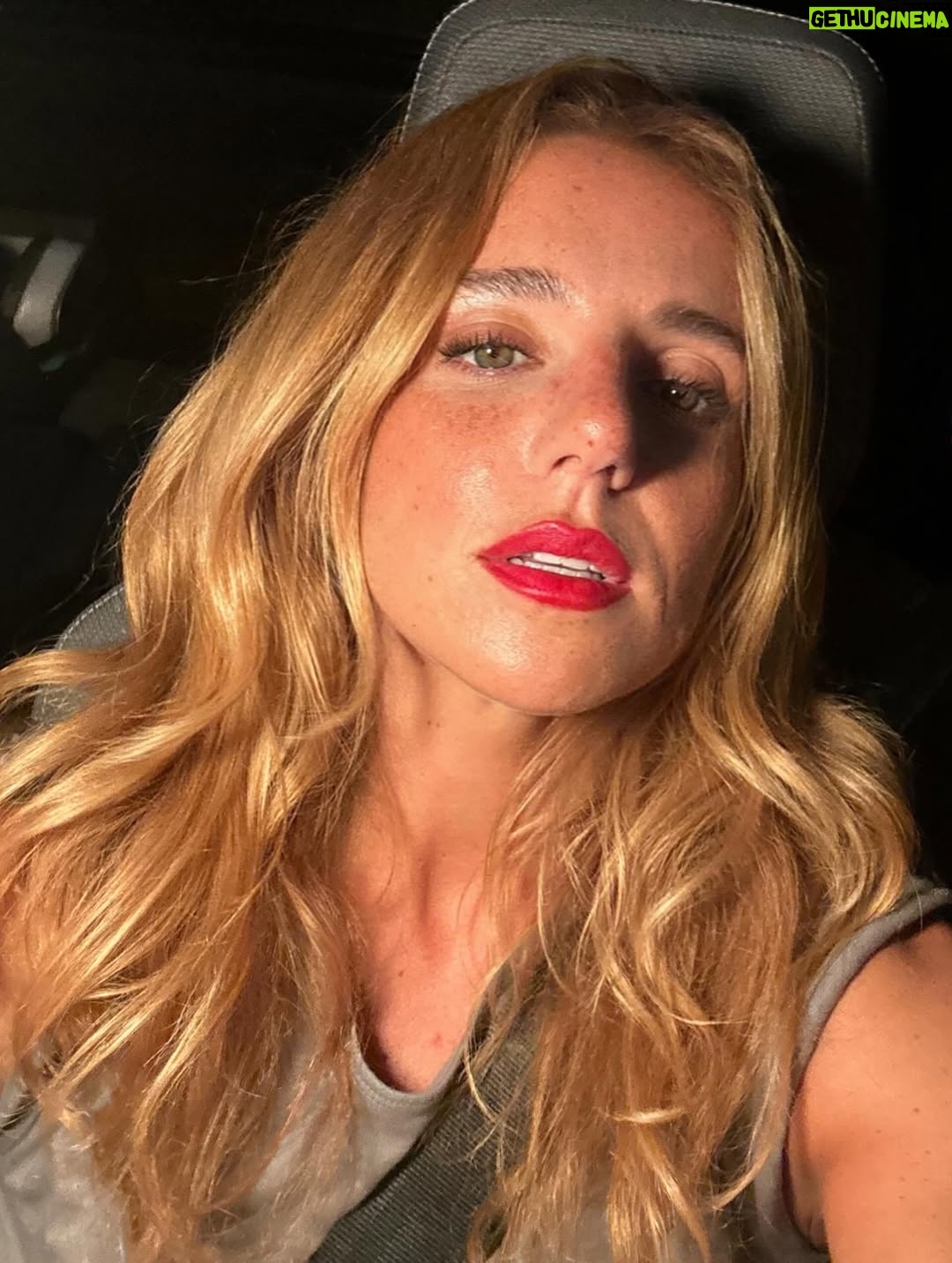 Inês Herédia - 3.1K Likes - Não há nada para ver aqui. Era só mesmo para os cabelos e make ups e kits épicos ficarem aqui para minha consulta posterior. Zero ilustrativo de life lately.
Obrigada, vou voltar ao estudo. 📚