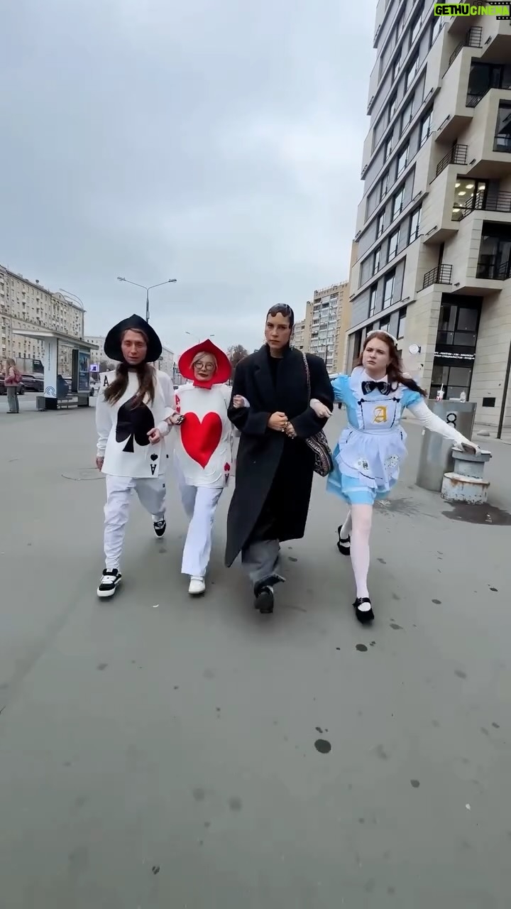Irina Gorbacheva - 73.6K Likes - Если всё время сидеть в телефоне, то можно пропустить что-то очень интересное. Смотрите, не пропустите — с 23 октября «Алиса в Стране Чудес» в кинотеатрах!