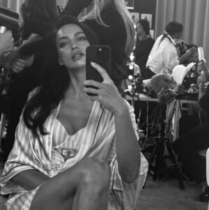 Irina Shayk Instagram - Not your typical angel 😈❤️ @victoriassecret ❤️