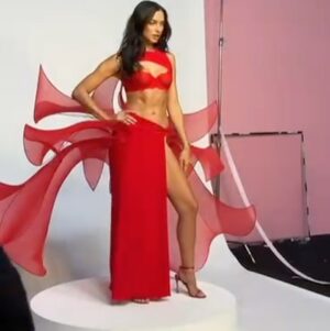 Irina Shayk Instagram - Not your typical angel 😈❤️ @victoriassecret ❤️