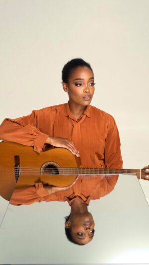 Irma Pany Instagram - Singing « Eu vim da Bahia »… and I still can’t believe I get to be there in two months 🥹🥰 Até logo baianos ❤️
.
.
.
#irmamusic #guitar #acoustic #brazil #gilbertogil #gilbertogilmúsica #joaogilberto
