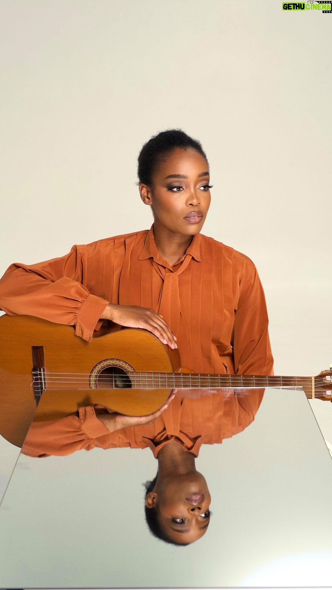 Irma Pany - 9K Likes - Singing « Eu vim da Bahia »… and I still can’t believe I get to be there in two months 🥹🥰 Até logo baianos ❤️
.
.
.
#irmamusic #guitar #acoustic #brazil #gilbertogil #gilbertogilmúsica #joaogilberto
