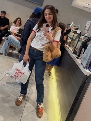 Isabel Oli Instagram - My 💜 was yelling V-mode all day yesterday. Swipe left to see what happened at the @bangtancoffeeclub launch… perfumes that complicate choices, caps and tees that scream main character energy. So awesome meeting fellow ARMYs and all the BTS updates😅 Congratulations to @tankeelyttlelapid and @telayrobles!!!

OOTD: Wrapped myself in a bias-inspired look pulled straight from V—yes, I went full “V, but make it me”. 🐻 

📸 @nikkamgarcia