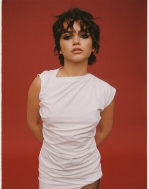 Isabela Merced Instagram - @contentmodemagazine
Ph @benjoarwas
CD & Fashion Editor @deborahfergusonstylist
Interview @hofferch1ck
Makeup @allanface
Hair @mikelorenzano
Nails @nails_by_nails
Location @thelinehotel