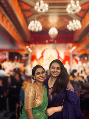 Isha Chawla Instagram - Durga Puja diaries: more food hopping than pandal hopping🖤
.
.
. 
#durgapujaspecial❤️