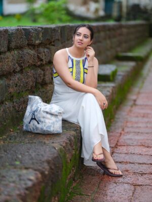 Isha Chawla Instagram - When the monsoon calls, you show up barefoot and unbothered.
Let the rain do the talking 🤍

P.C 📸 - @karteeksivagouni 
.
.
.
#eshachawla #monsoon #monsoonphotography 
#MonsoonMood #BarefootVibes #SoftRainStrongEnergy #UnbotheredQueen #MainCharacterSeason