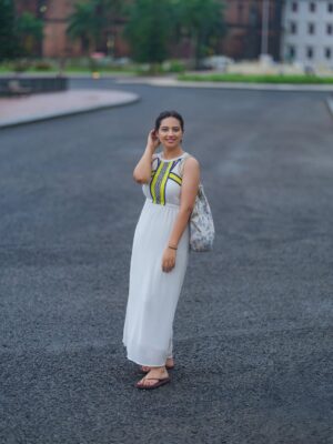 Isha Chawla Instagram - When the monsoon calls, you show up barefoot and unbothered.
Let the rain do the talking 🤍

P.C 📸 - @karteeksivagouni 
.
.
.
#eshachawla #monsoon #monsoonphotography 
#MonsoonMood #BarefootVibes #SoftRainStrongEnergy #UnbotheredQueen #MainCharacterSeason