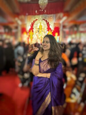 Isha Chawla Instagram - Durga Puja diaries: more food hopping than pandal hopping🖤
.
.
. 
#durgapujaspecial❤️