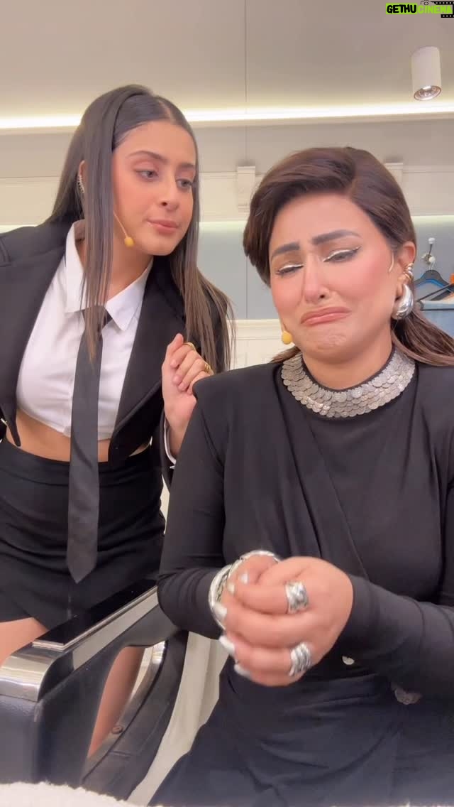 Isha Malviya - 564.5K Likes - some "gyaan" for birthday girl🤣😉😎

happy birthday queen @realhinakhan thankyou for being an inspiration to all of us, i love you pyariiii hina diiii aapke liye jitna likhun kam hai, you are not just a beautiful face but a beautiful heart too!😘❤️🥹
.
Outfit: @dourmie @velvetropepr 
.
#ishamalviya #hinakhan #fyp #funny #random #comedy