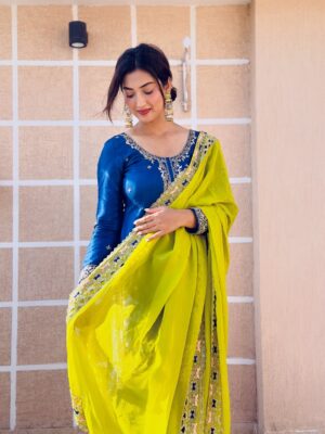 Isha Sharma Instagram - Sunday’s special.
•
•
•
Beautiful suit - @maroonbyneha.verma 
Styled by - @arzoo.creations
Jwellery - @raunak__lifestyle
