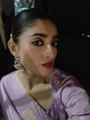 Ishaa Saha Instagram - Puja scenes. Saree scenes.