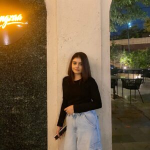 Ishika Choudhary Instagram - Muskuraiye Aap Lucknow Me Hain 😄
.
.
.
#lucknow #fyp #foryou #uttarpradesh