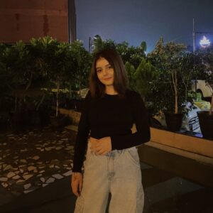 Ishika Choudhary Instagram - Muskuraiye Aap Lucknow Me Hain 😄
.
.
.
#lucknow #fyp #foryou #uttarpradesh