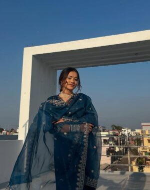 Ishika bisht Instagram - 🫶🥀🌼
.
.
#fyp #picoftheday #suit #traditionals #explore