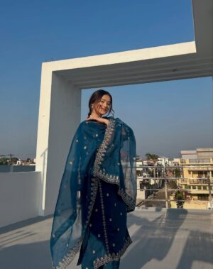 Ishika bisht Instagram - 🫶🥀🌼
.
.
#fyp #picoftheday #suit #traditionals #explore