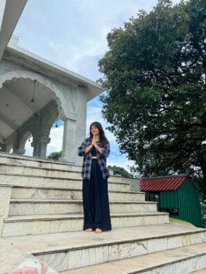 Ishika bisht Instagram - A day with nature and peace ✌🏻❤️
.
.
#bhadrajtemple #dehradun #uttarakhand #nature #view #lovely #pretty #viewoftheday #picoftheday #fypシ #feed #mountains