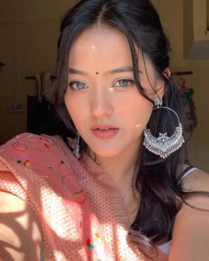 Ishika bisht Instagram - my fav look and fav pics✨💓
.
.
.
#saree #photooftheday #picoftheday #instacute #instagood #instadaily #ishikabishtt #ishikains #ishikabuddies #cute