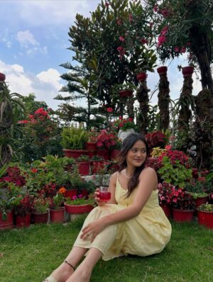 Ishika bisht Instagram - Beautiful weather can heal me better than a broke guy 🌼🍂
.
.
#picofthday #photoshoot #shoot #date #weather #nature #musicvideo #bhimtal #nainital #love