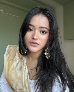 Ishika bisht Instagram - ahh this look <3 🍂🤍 ( i love it )
.
.
.
#southindianlook #ishikafam #ishikains #ishikabuddies #explore #explorepage #instadaily #postoftheday #picoftheday #ishikabisht