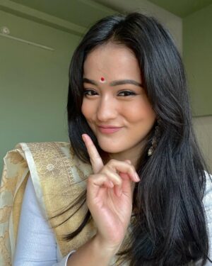 Ishika bisht Instagram - ahh this look <3 🍂🤍 ( i love it )
.
.
.
#southindianlook #ishikafam #ishikains #ishikabuddies #explore #explorepage #instadaily #postoftheday #picoftheday #ishikabisht