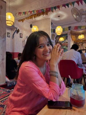 Ishika bisht Instagram - i think this colour suits me 🎀🌷
.
.
.
.
.
.
.
.
.
#pinkaesthetics #aesthetics #pahadi #pahadikitchen #restro #picoftheday #traditional