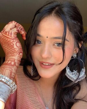 Ishika bisht Instagram - my fav look and fav pics✨💓
.
.
.
#saree #photooftheday #picoftheday #instacute #instagood #instadaily #ishikabishtt #ishikains #ishikabuddies #cute