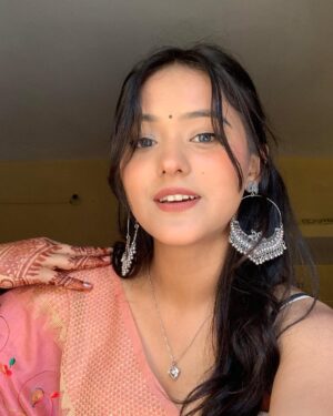Ishika bisht Instagram - my fav look and fav pics✨💓
.
.
.
#saree #photooftheday #picoftheday #instacute #instagood #instadaily #ishikabishtt #ishikains #ishikabuddies #cute