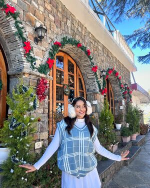 Ishika bisht Instagram - One of the Best memories of 2024 🤍🙈
.
.
.
#landour #mussorie #winters #woman #love #picoftheday #photooftheday