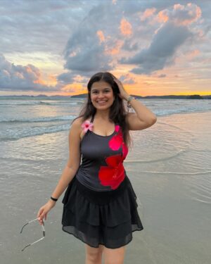 Ishita Instagram - Sunset behind me, magic within me ☀️🧡

[krabi , Krabi outfits , beach outfits , beach ootd , ootd , beach fashion , fashion , fashion influencer ]