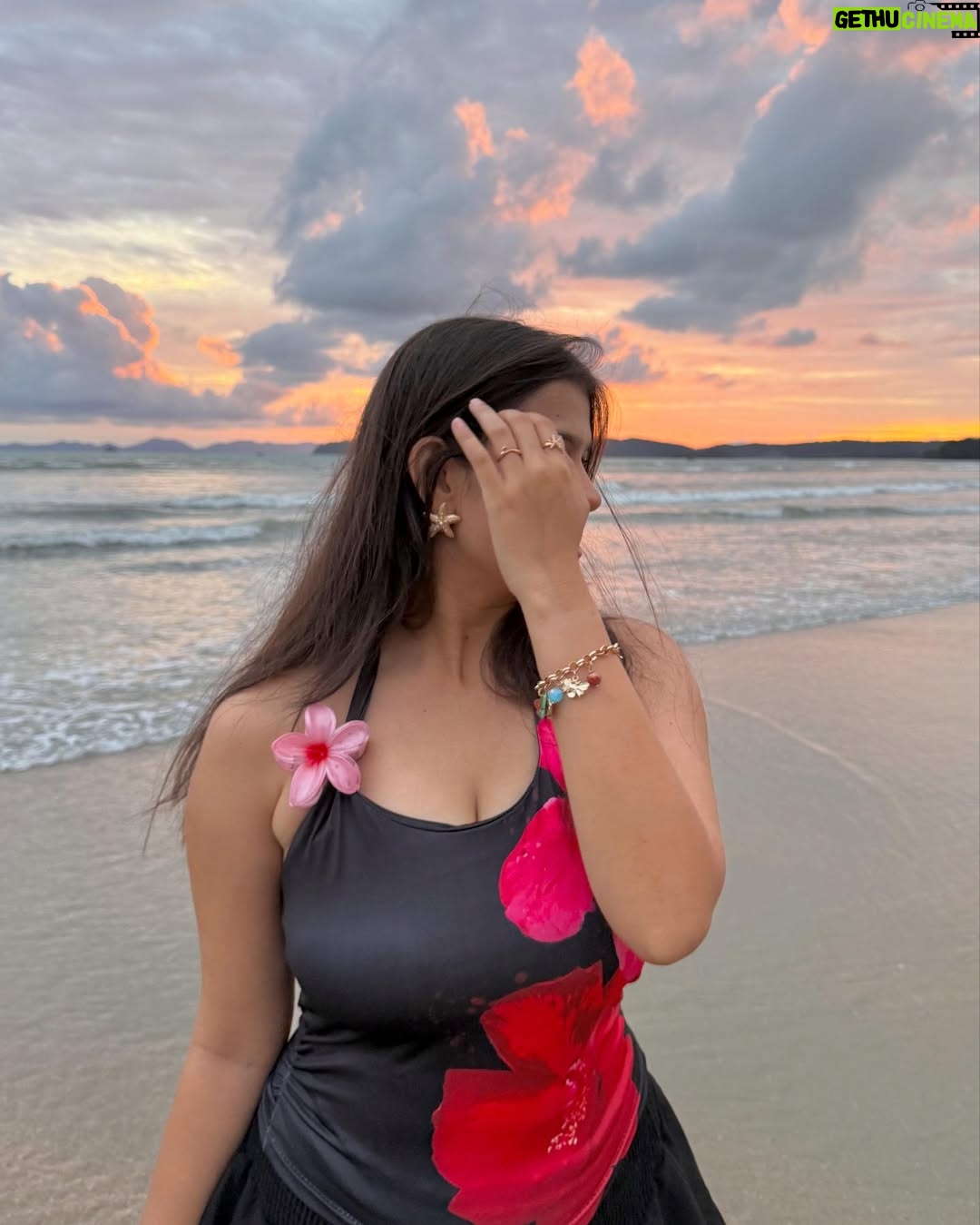 Ishita - 3.7K Likes - Sunset behind me, magic within me ☀️🧡

[krabi , Krabi outfits , beach outfits , beach ootd , ootd , beach fashion , fashion , fashion influencer ]