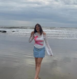 Ishita Instagram - Where the soul feels light and mind feels free 🌊

[beach girlie , beach outfits , Goa diaries, Goa outfits , Goa , explore , explore more , Sorab beach ]