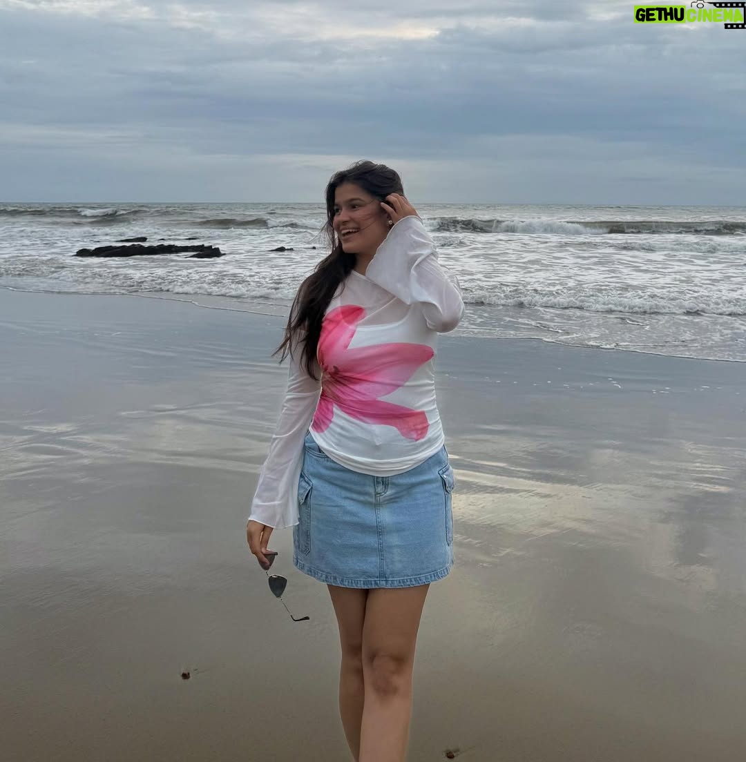 Ishita - 4.9K Likes - Where the soul feels light and mind feels free 🌊

[beach girlie , beach outfits , Goa diaries, Goa outfits , Goa , explore , explore more , Sorab beach ]