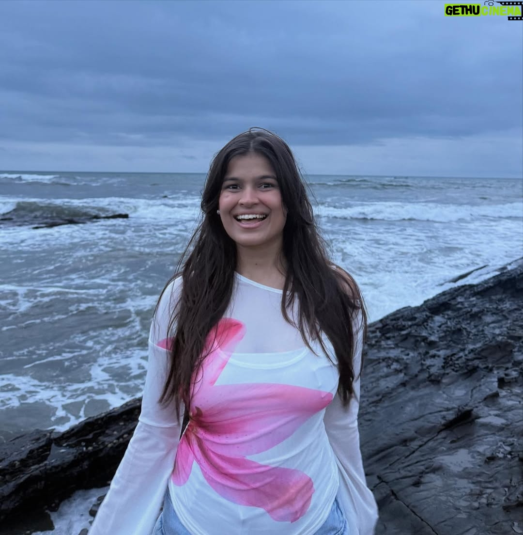 Ishita - 4.9K Likes - Where the soul feels light and mind feels free 🌊

[beach girlie , beach outfits , Goa diaries, Goa outfits , Goa , explore , explore more , Sorab beach ]
