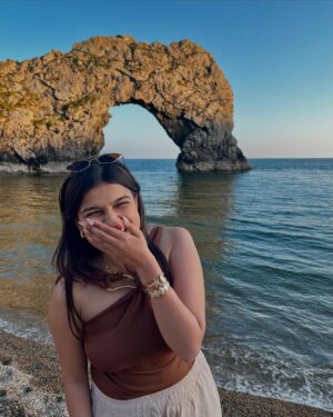 Ishita Instagram - The only “door” I don’t mind being locked out of—forever ☀️🌊🐚

[durdle door , london , fashion , beach outfits , beach girlie , beach fits , pinterest inspired,fashion girlie ]