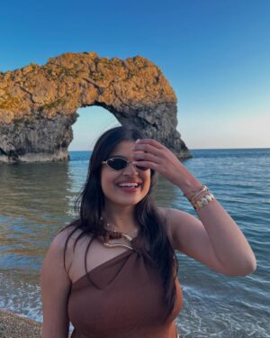 Ishita Instagram - The only “door” I don’t mind being locked out of—forever ☀️🌊🐚

[durdle door , london , fashion , beach outfits , beach girlie , beach fits , pinterest inspired,fashion girlie ]
