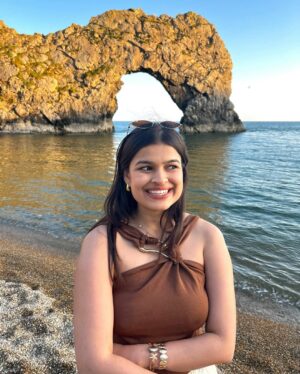 Ishita Instagram - The only “door” I don’t mind being locked out of—forever ☀️🌊🐚

[durdle door , london , fashion , beach outfits , beach girlie , beach fits , pinterest inspired,fashion girlie ]