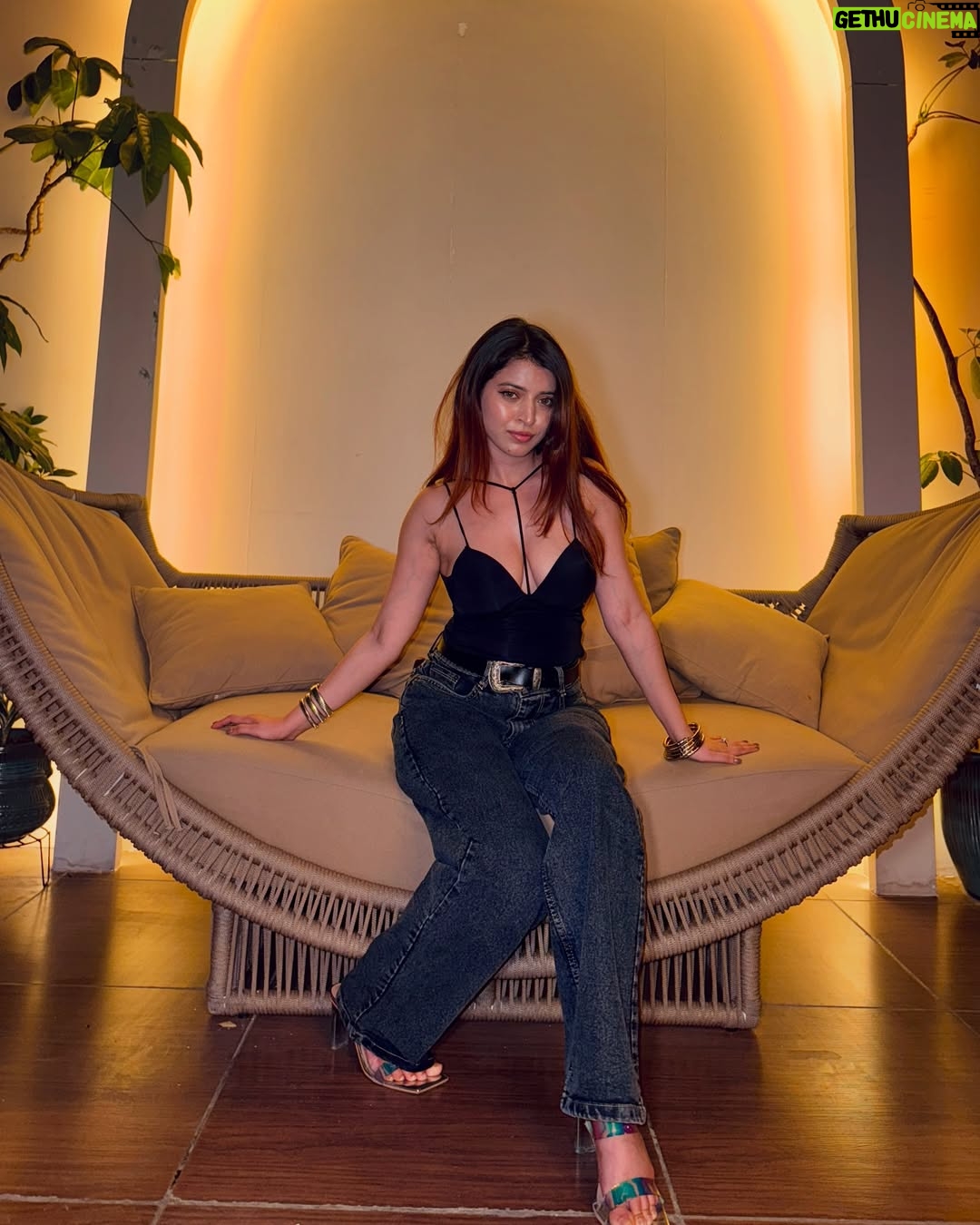 Ishita Anand - 1.6K Likes - Notice the eyes or the outfit first? Be honest!🥵😜

Trinity green lenses by @ttdeyeofficial 💚
Use code ishitanand to get 20% off🤑

[green lenses, contact lenses, powered lens, built in bra tops, padded tops, black jeans, straight pants, wide leg jeans, black on black, all black looks, faded jeans, washed jeans ] #ttdeye #ttdeyelenses #ttdeyeofficial #contactlenses