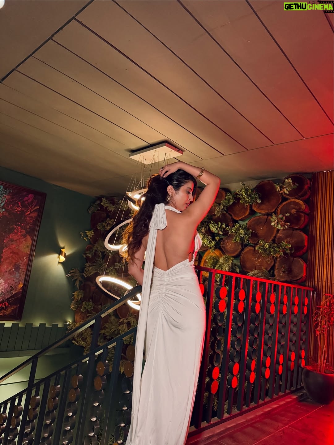 Ishita Anand - 1.9K Likes - Everyone: Black is color for the night😎
ME: Walks in glowing in WHITE😉

Convince me I’m wrong in the comments. I dare you 😜

[white dress, night out look, evening outfit, party wear dress, satin dress, glam night look, girls night outfit, elegant dress, cocktail night fit, trending fashion 2025, Indian fashion creator, night party glam, backless dress, V neck, Delhi blogger, Ishita Anand ]