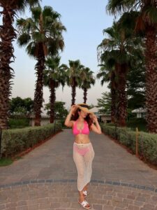 Actress Ishita Anand HD Photos and Wallpapers July 2025