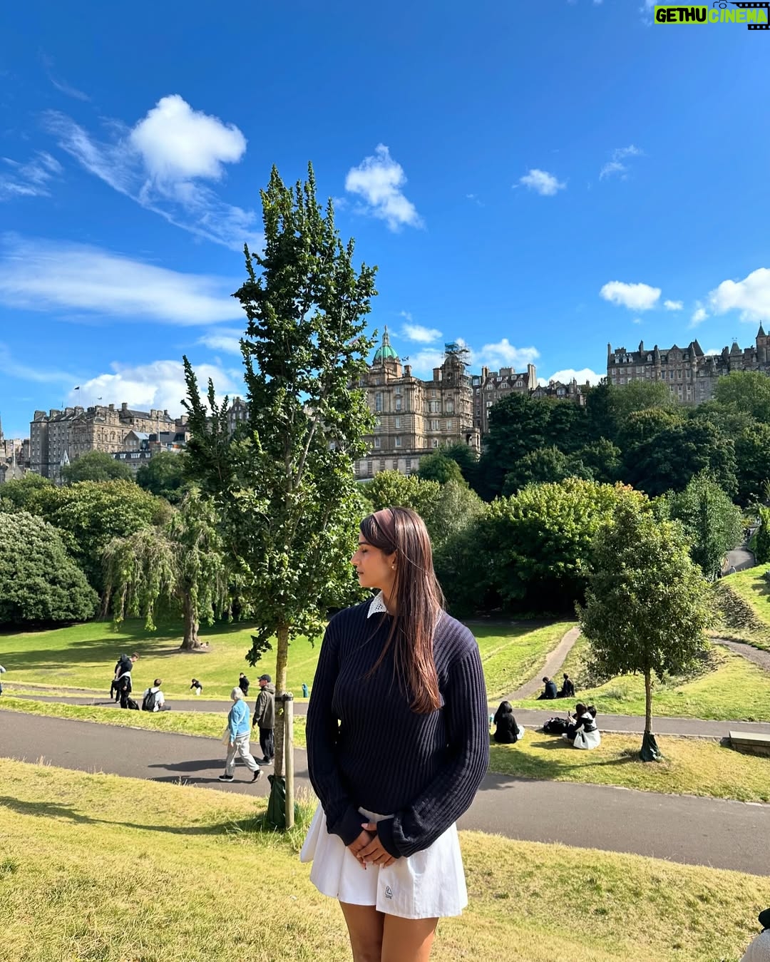 Ishita Arora - 3K Likes - Old s(cool) girl 🎓📕
