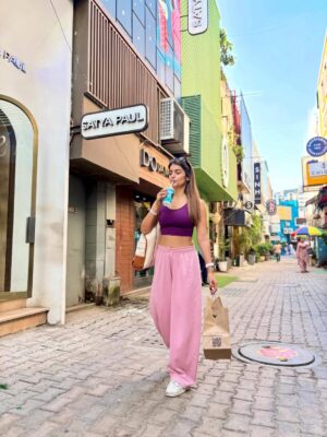 Ishita Arora Instagram - straight to my Jigar da tukda (and @asmitarora)🛩️
