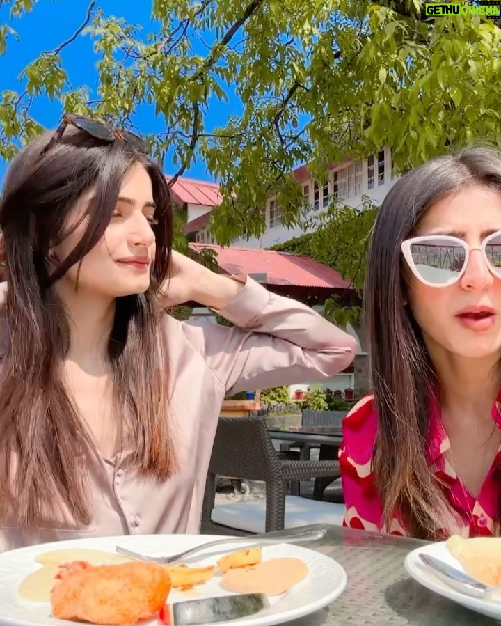 Ishita Arora - 16.7K Likes - Sunny side up 🍳🌞
.
.
Breakfast with a view at the most beautiful @thenainiretreatnainital ♥️