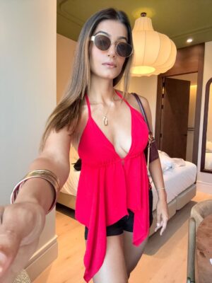 Ishita Arora Instagram - Took the song a lil too seriously ❤️🔥🌶️