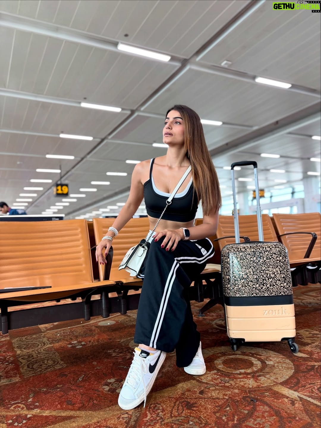 Ishita Arora - 1.5K Likes - Quick euro run, brb 🏃🏼‍♀️