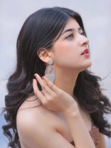Ishita Singh Thakur Most Liked Photos and Posts