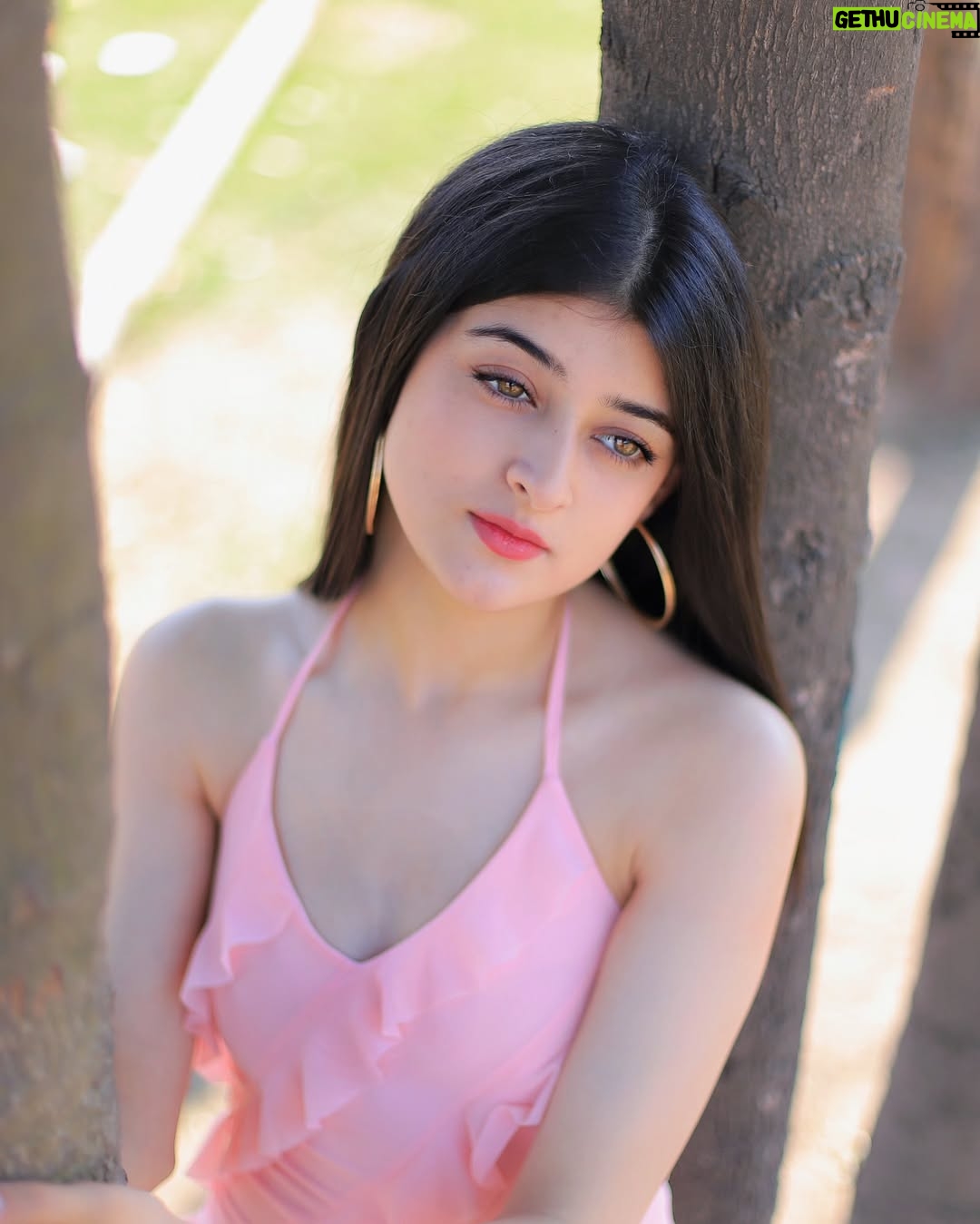 Ishita Singh Thakur - 11.7K Likes - 🌸...