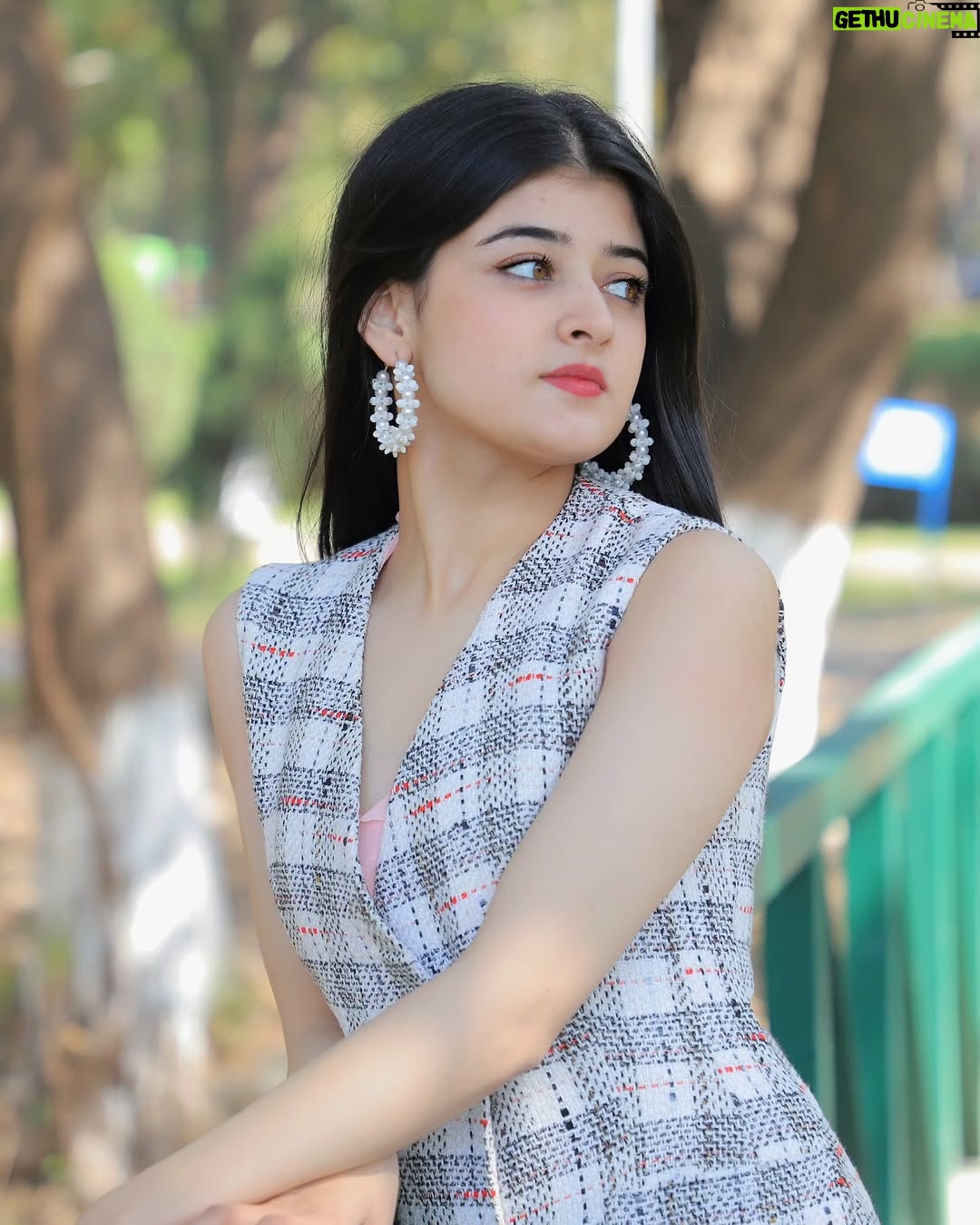 Ishita Singh Thakur - 17.3K Likes - Happy meeee 🤍...