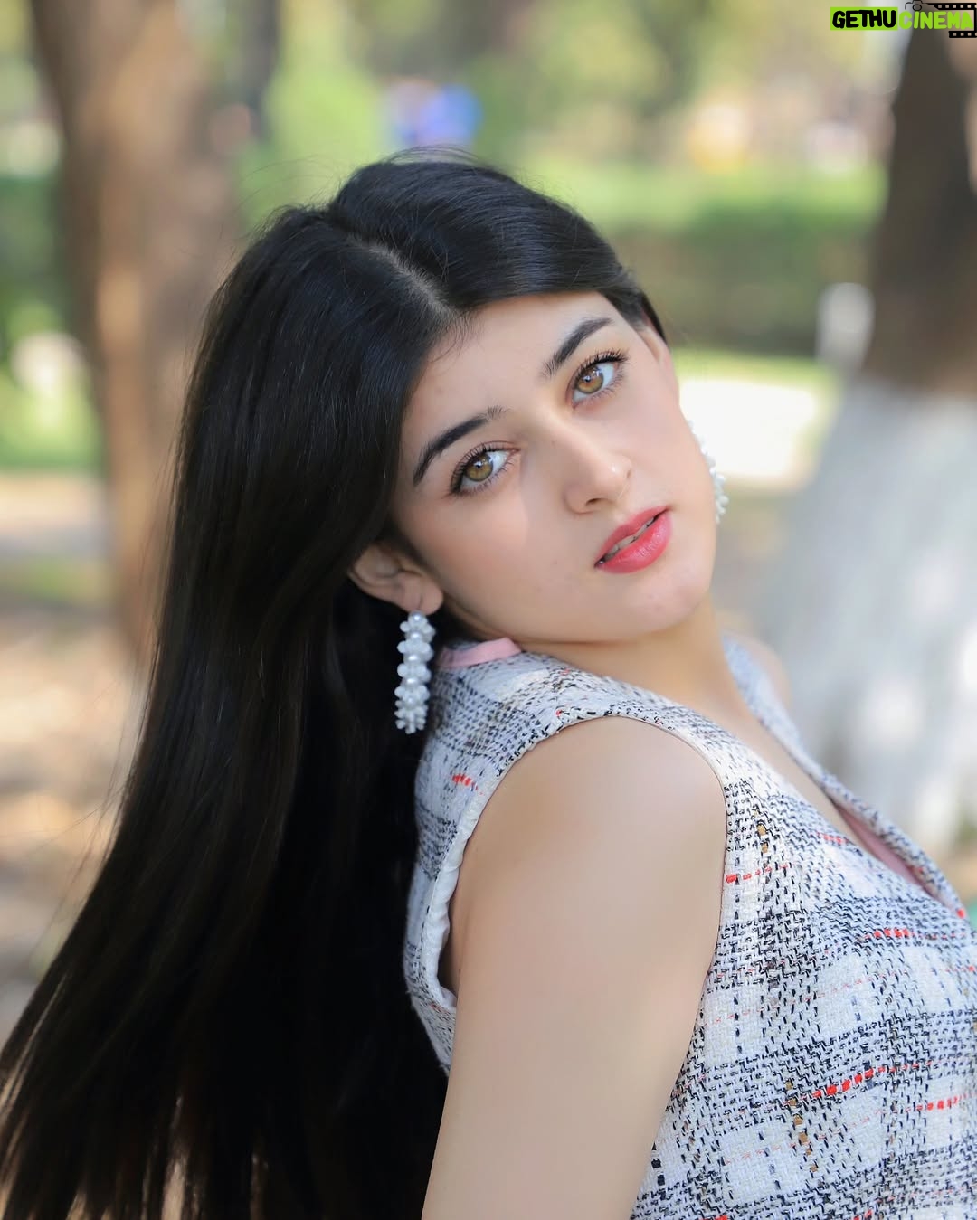 Ishita Singh Thakur - 17.3K Likes - Happy meeee 🤍...